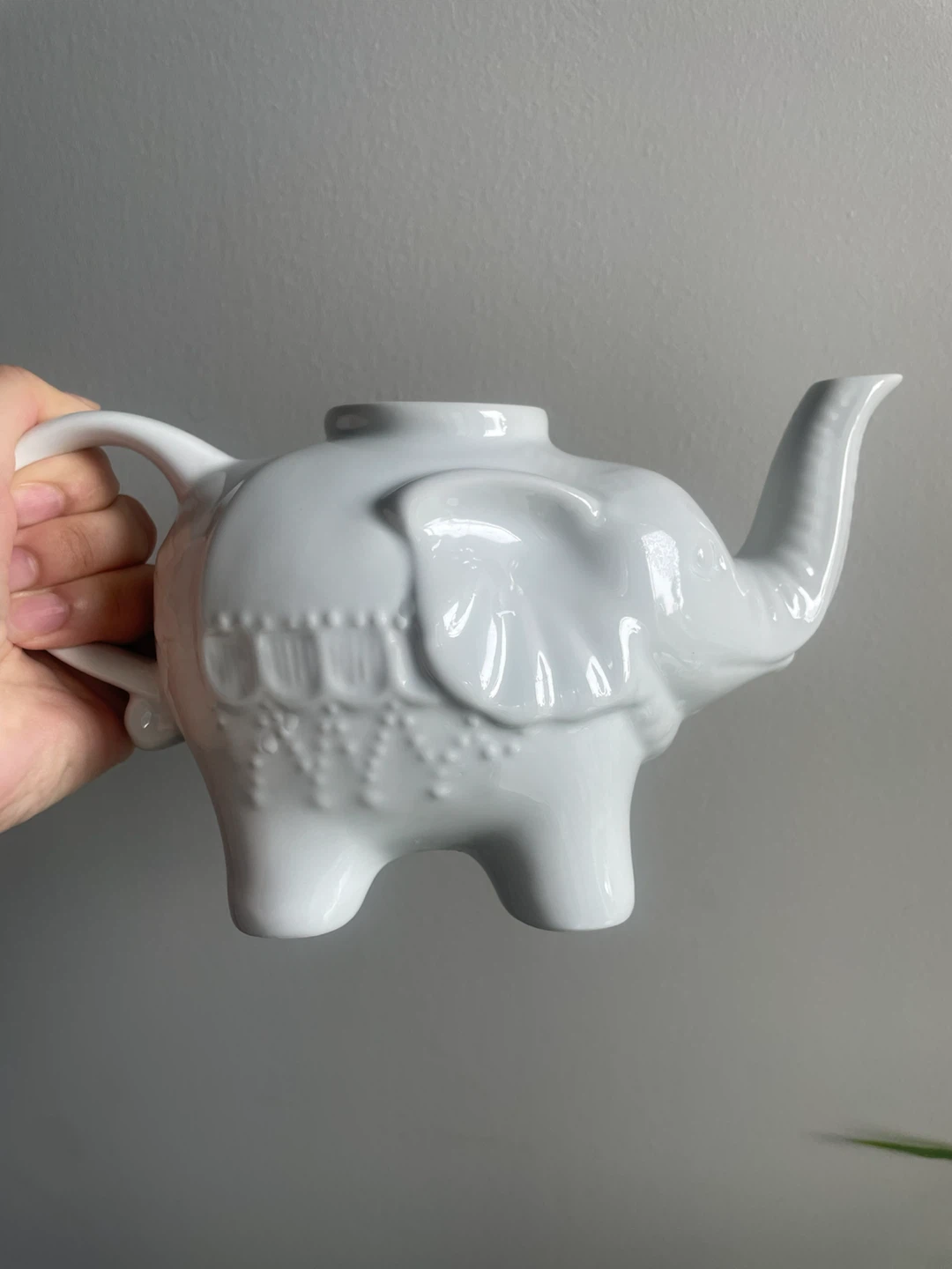 New Cordon Bleu Elephant Teapot