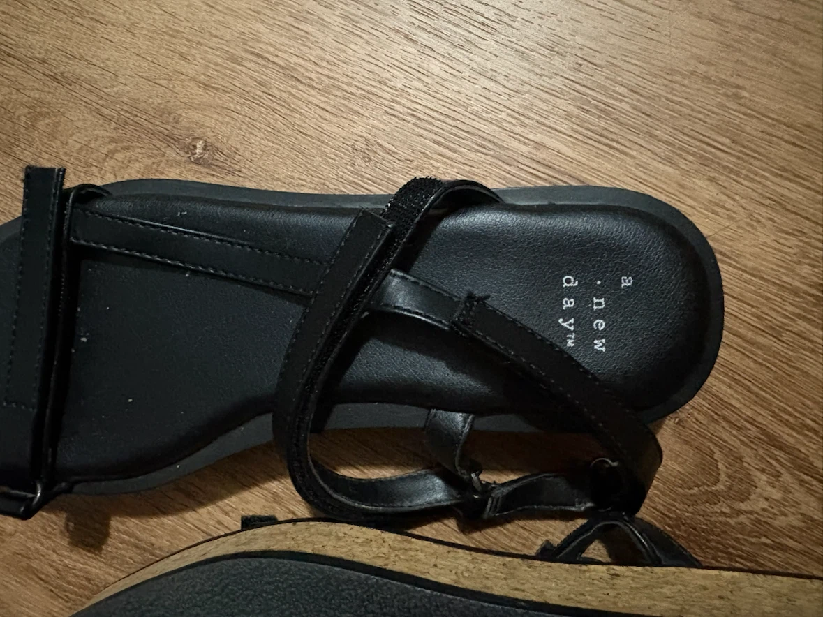 Black Flat Sandals women’s size 7 - photo 4
