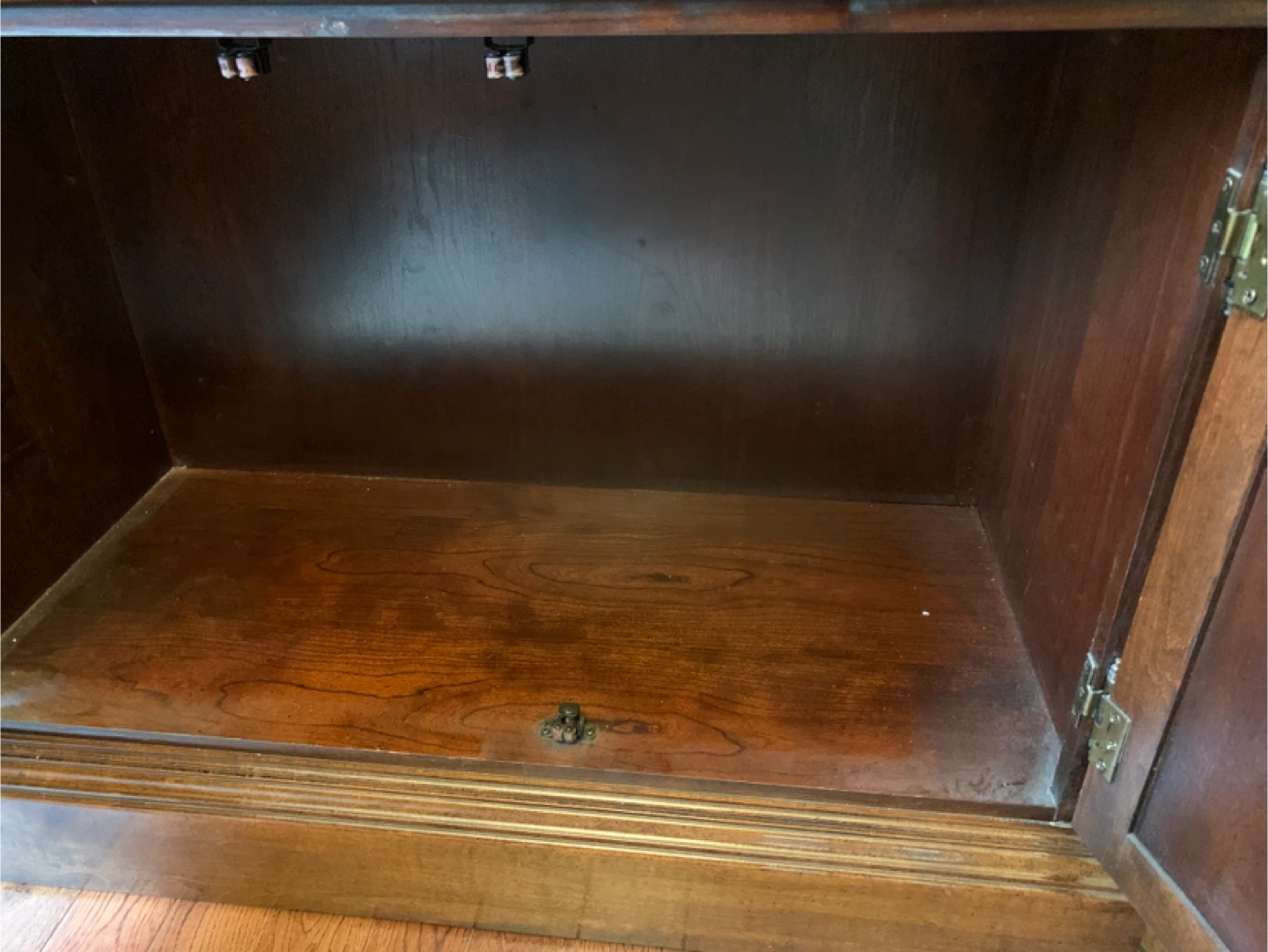 Wooden Sideboard with Drop Leaf Extension - photo 3