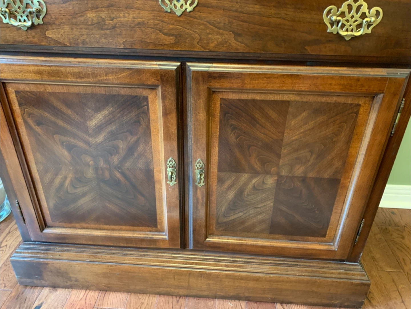 Wooden Sideboard with Drop Leaf Extension - photo 4