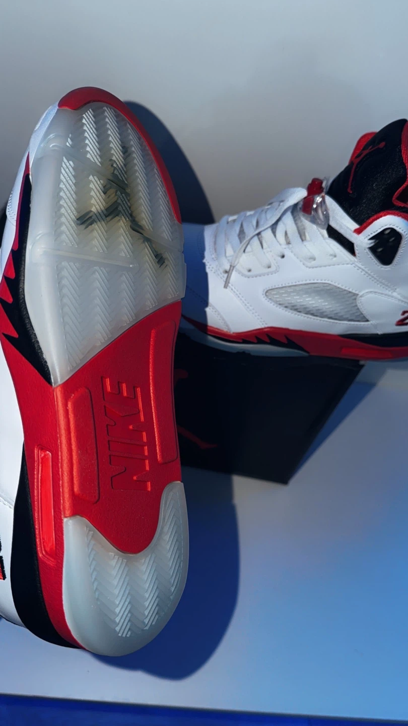 Jordan 5 Retro Fire Red / Black Tongue - photo 3