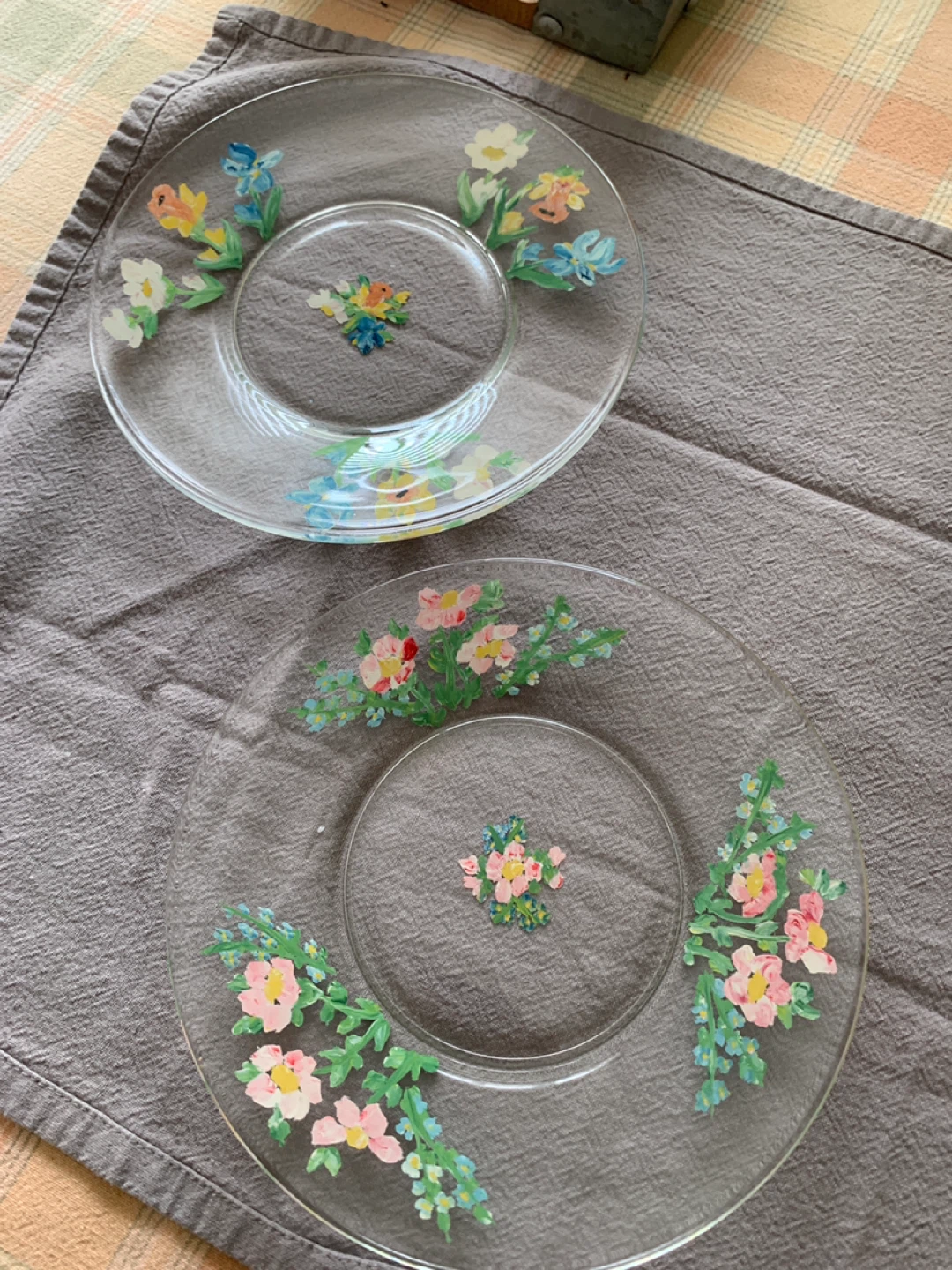 Set of 8 Hand-Painted Glass Plates - photo 3