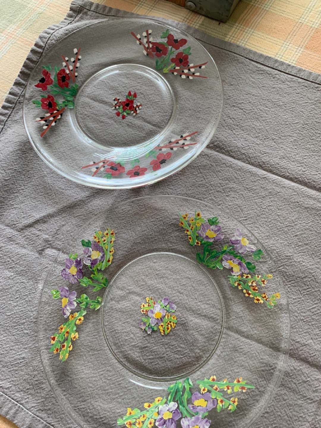Set of 8 Hand-Painted Glass Plates - photo 2
