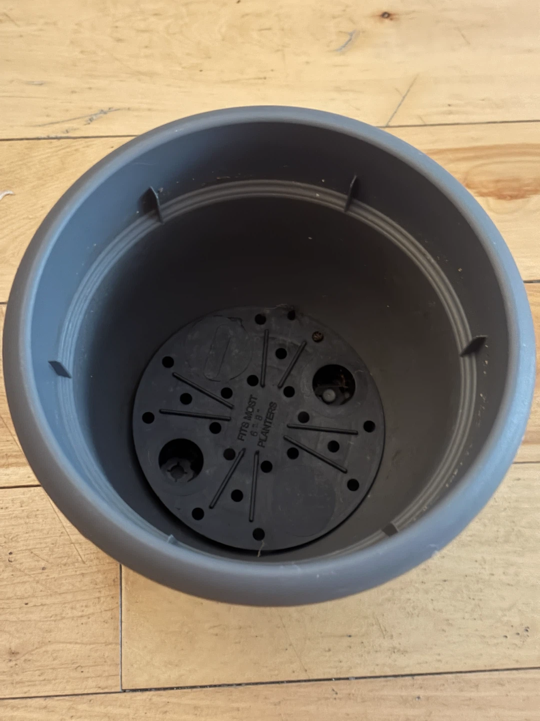 Grey Plastic Planter Pot - photo 2