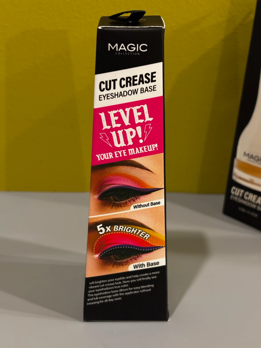 2 Magic Collection Cut Crease Eyeshadow Base - photo 2