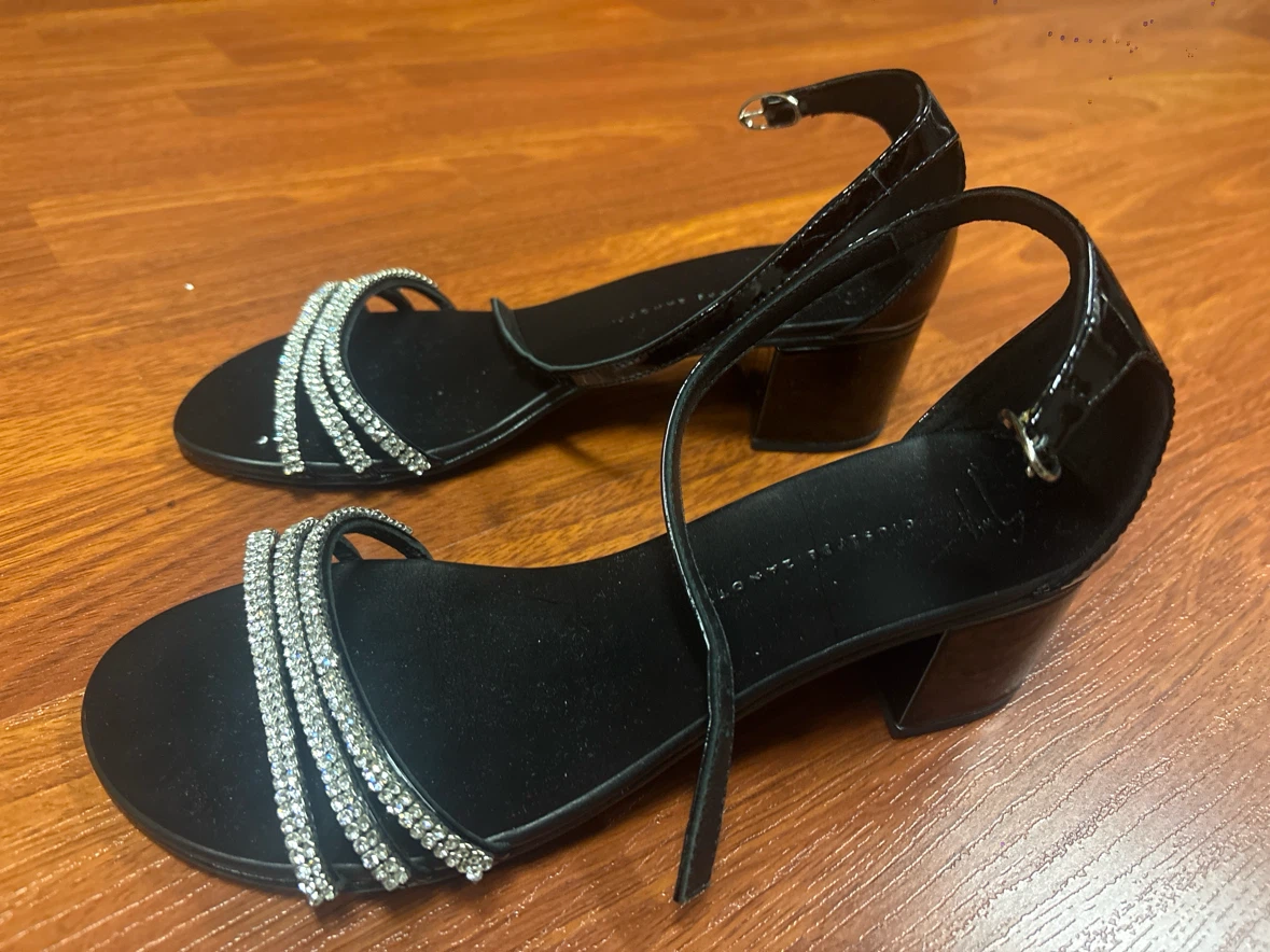 Giuseppe Zanotti Black Patent Crystal Embellished Heels - photo 2