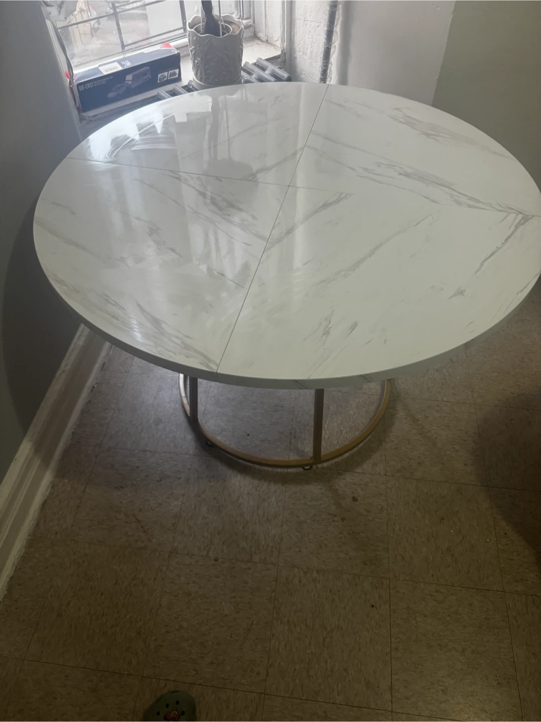 Round Dining Table – White faux Marble Look & Gold Base - photo 2