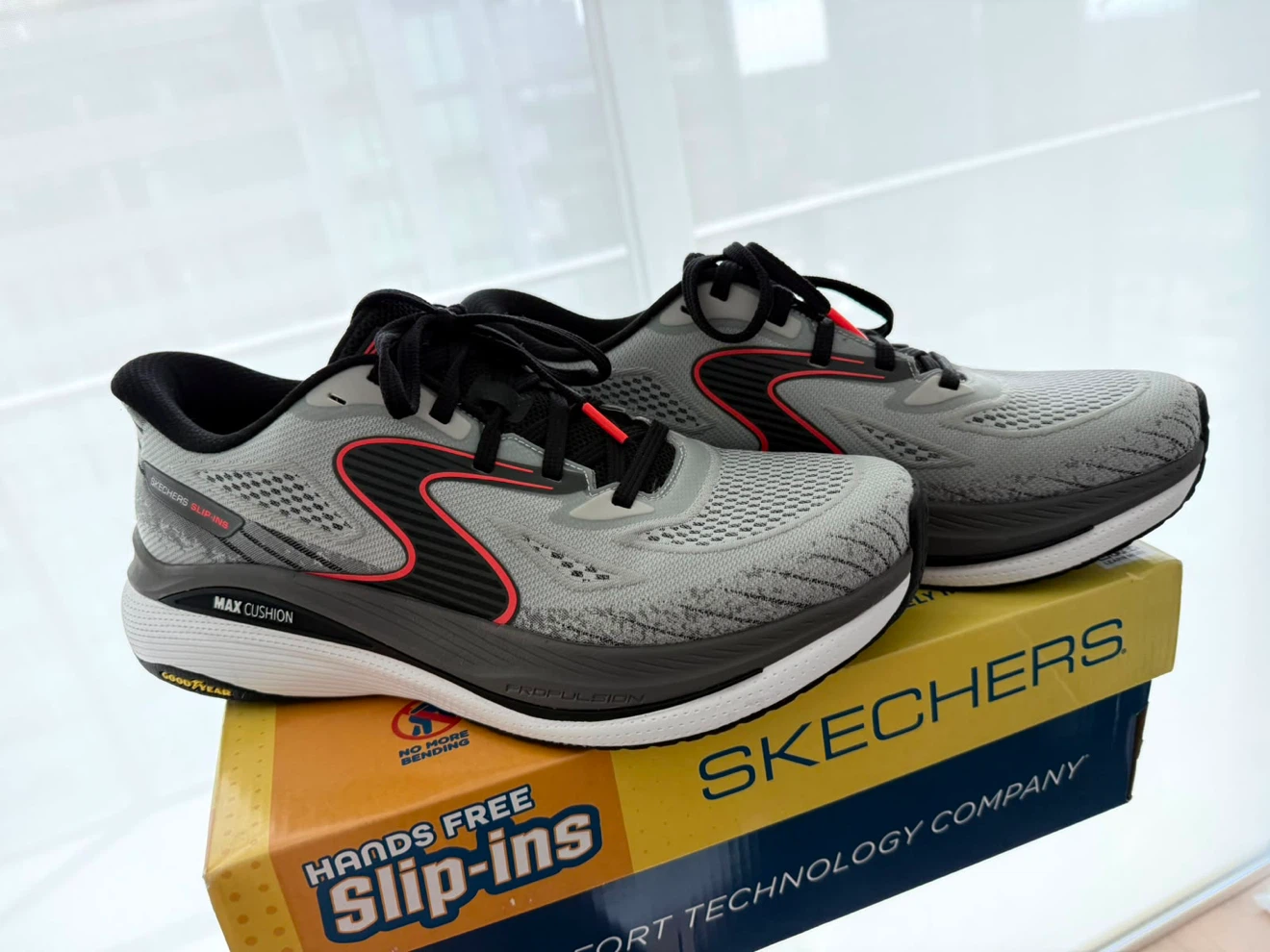 Skechers Slip-Ins Max Cushion Propel Running Shoes Men's 10.5