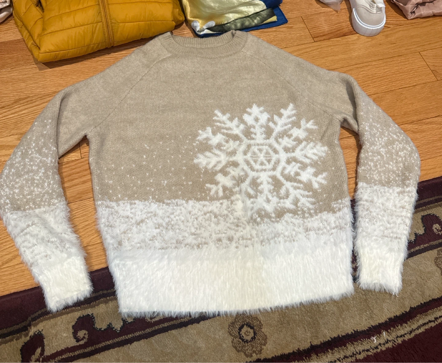 Beige Snowflake Crewneck S-M