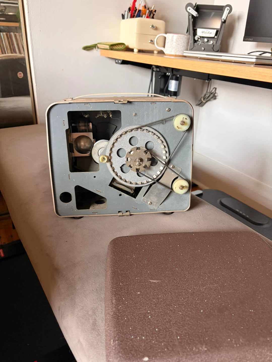 Kodak Brownie 300 8mm Movie Projector - photo 5