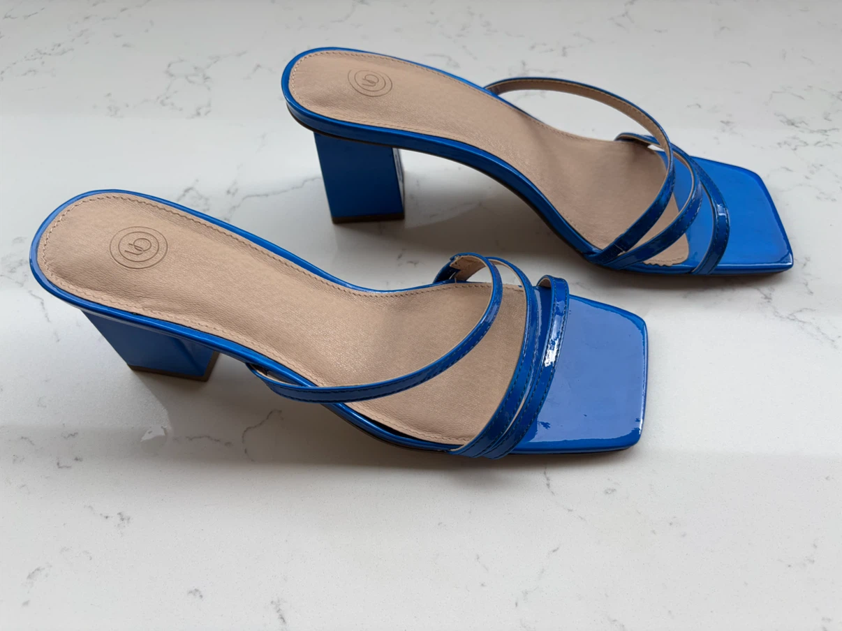 Blue Patent Block Heel Sandals Size 9 - photo 2
