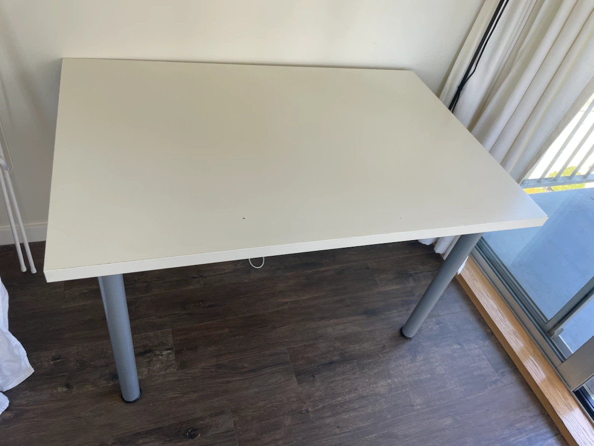 IKEA White Table / Desk (120 × 80 cm)