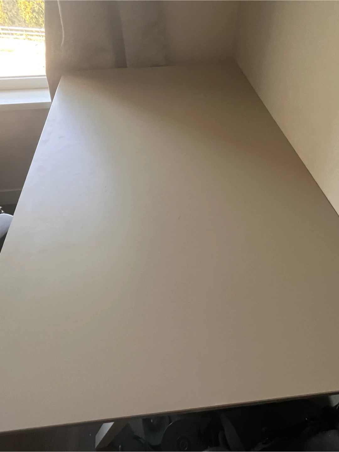 White Desk -IKEA trotten - photo 3