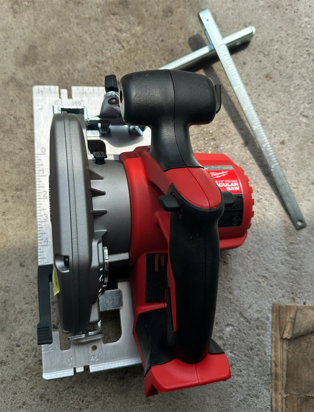 Milwaukee 6-1/2" Circular Saw - photo 4