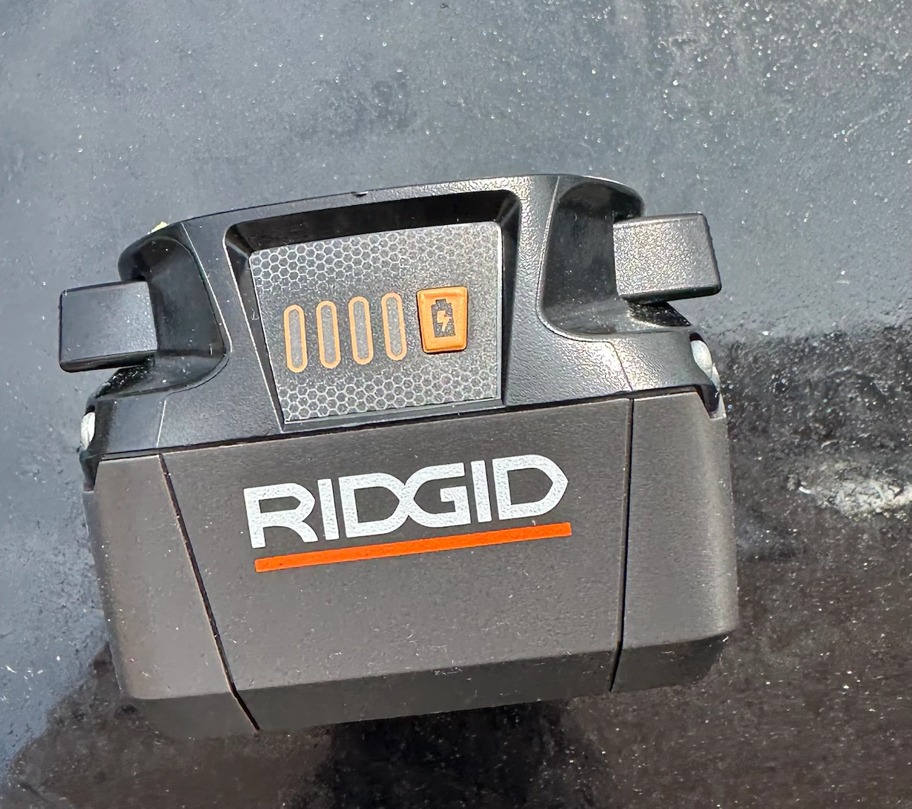 RIDGID 18V 4Ah Lithium Battery - photo 3