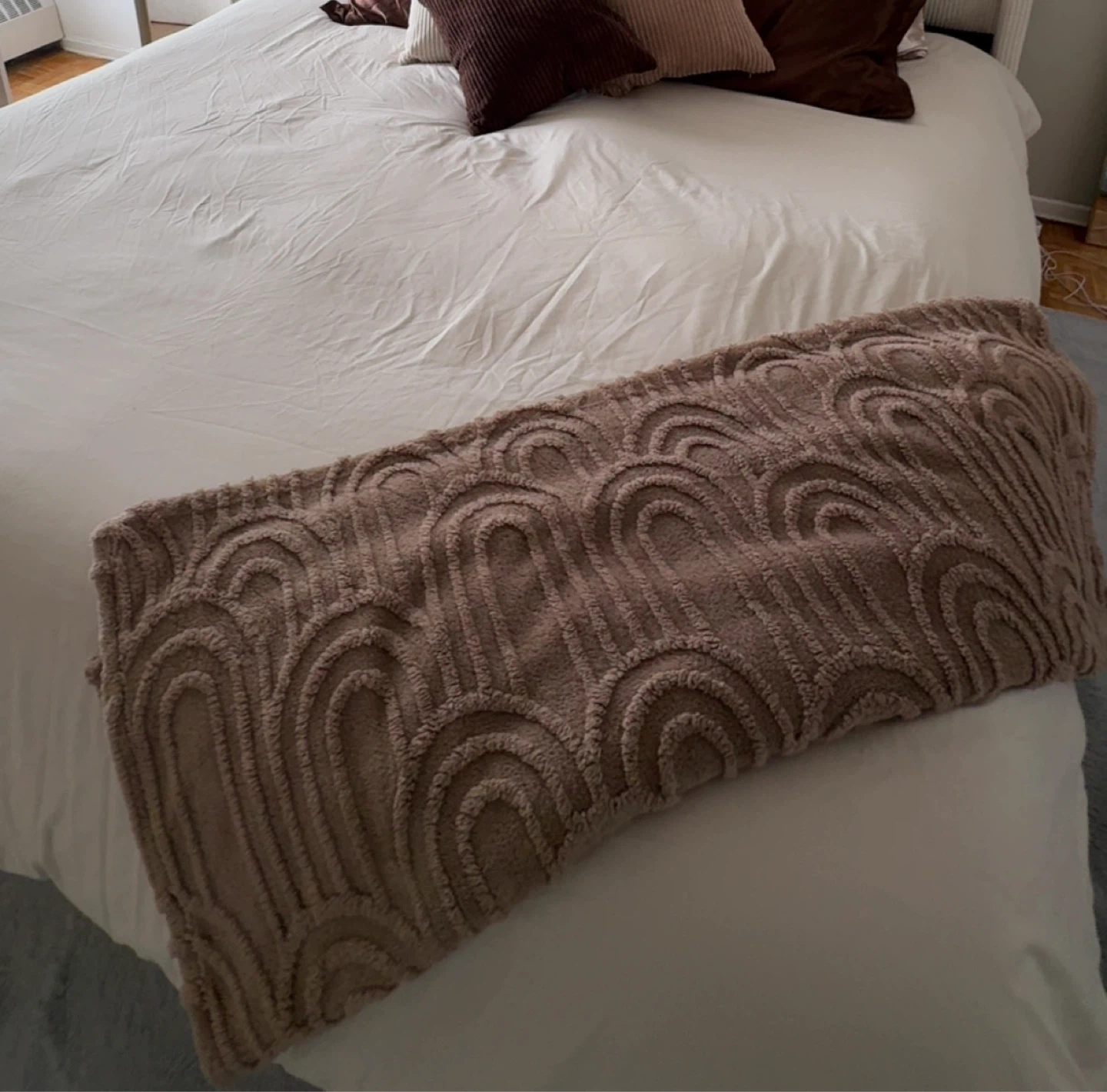 Bedsure Modern Look Throw Blanket