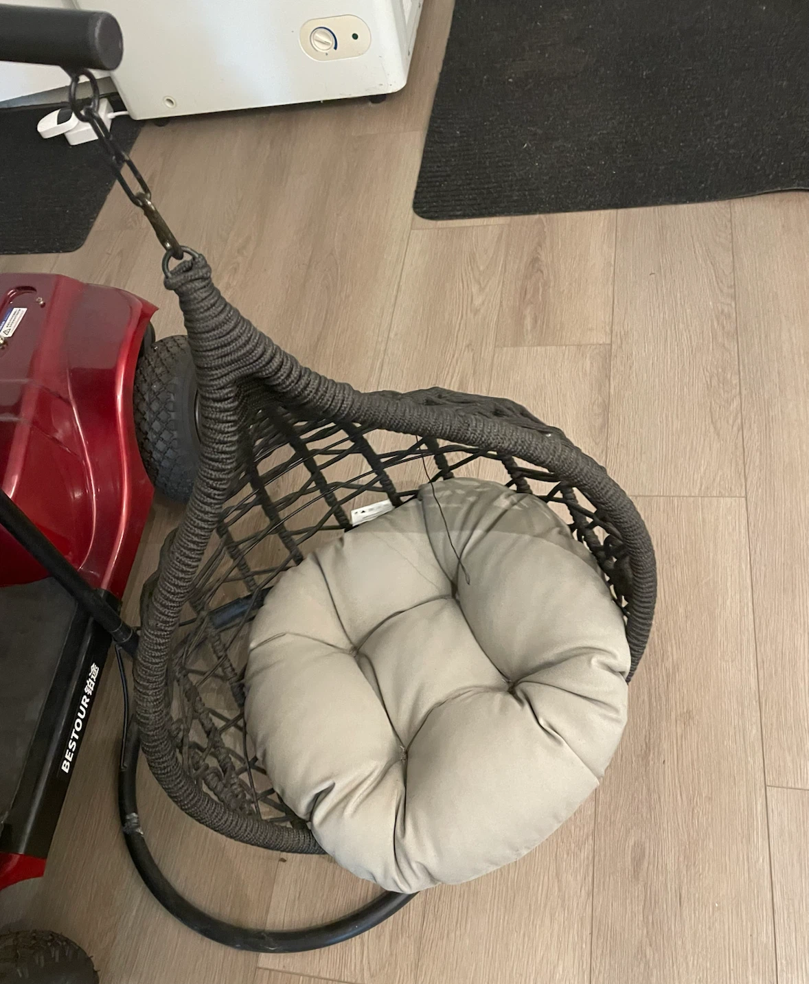 Suspended swing bed for dog or a cat