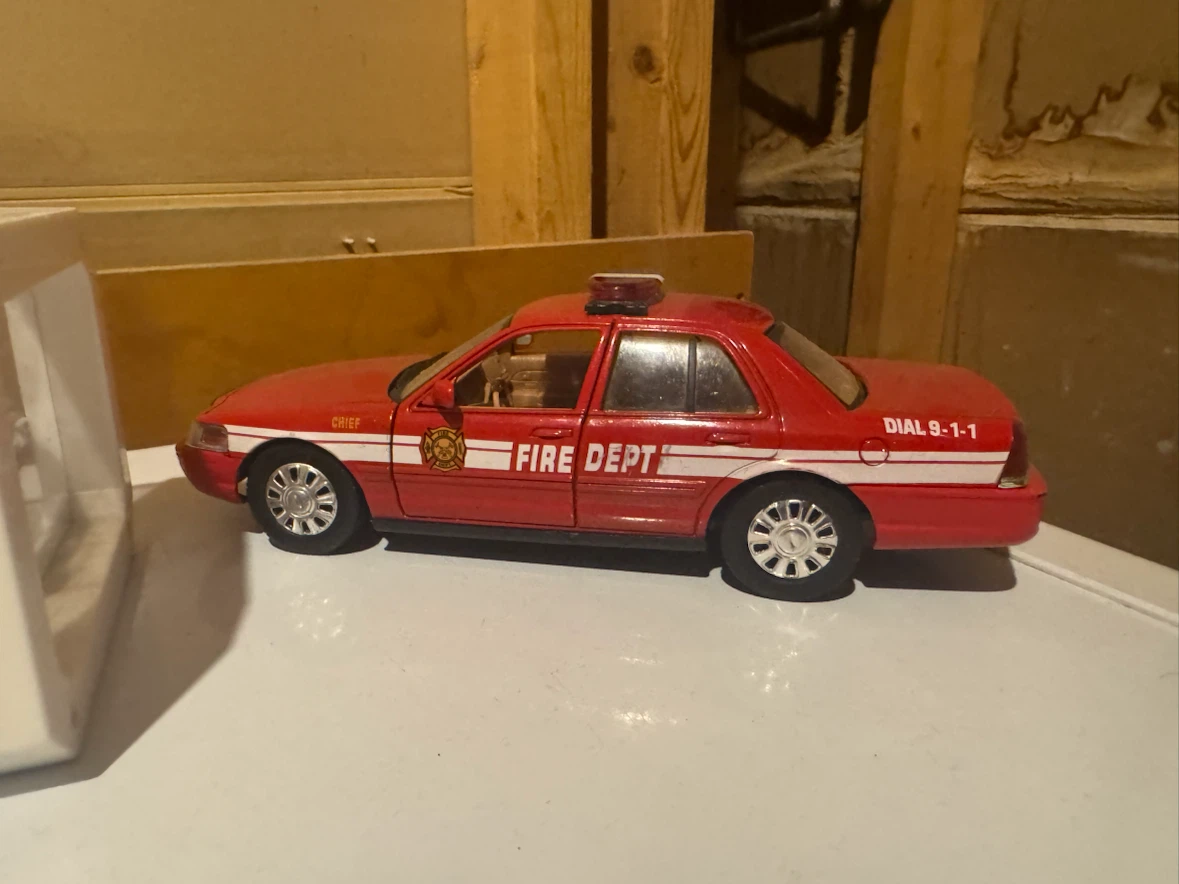 Diecast Cop Cars - photo 3