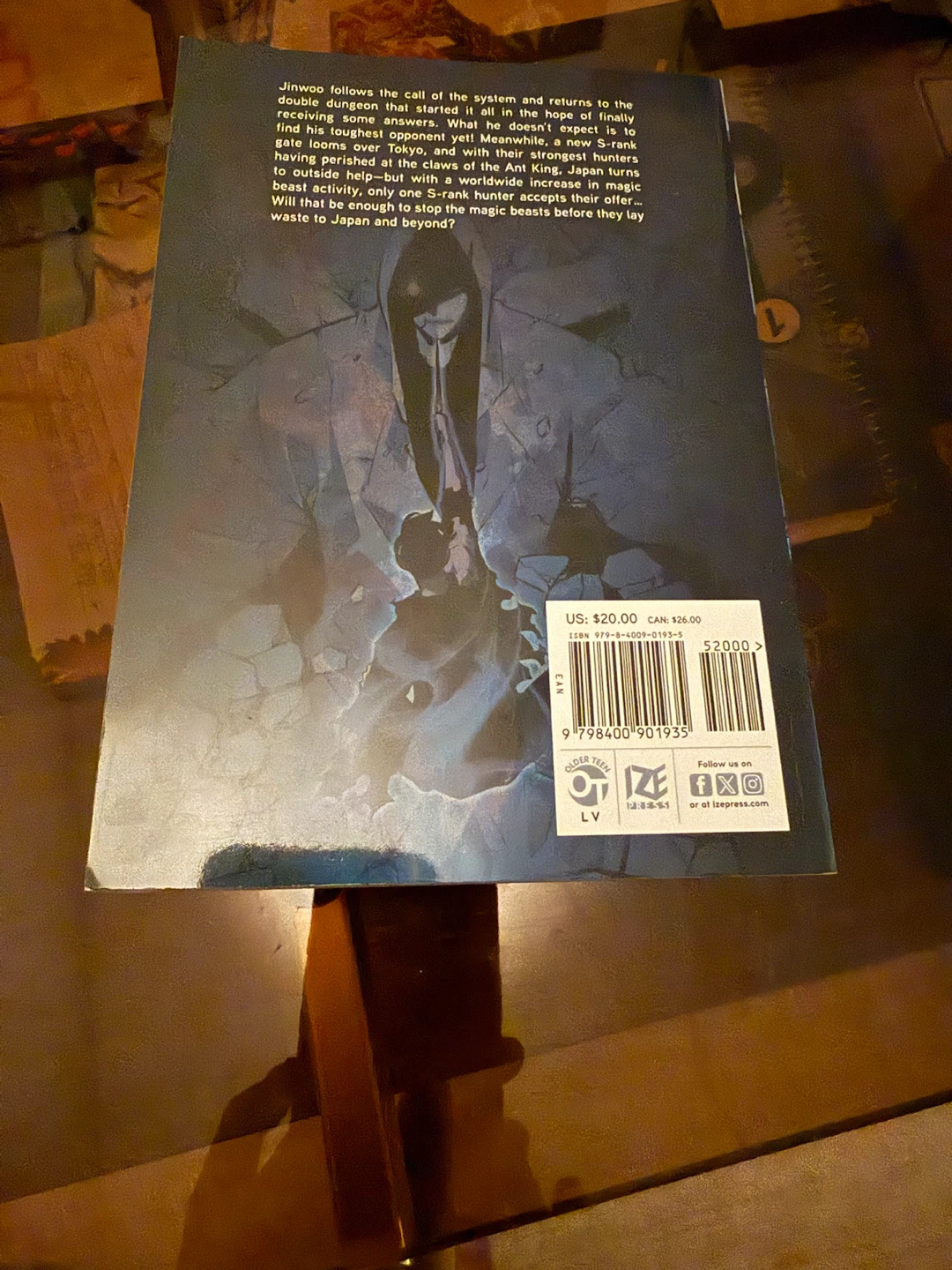 Solo Leveling Manga Volumes 8, 9, 10 - photo 5