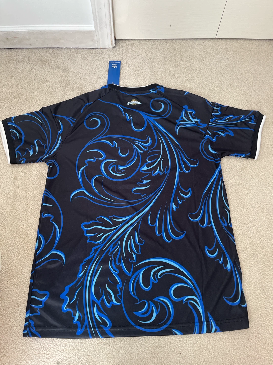 Argentina World Cup away soccer jersey -Medium - photo 3