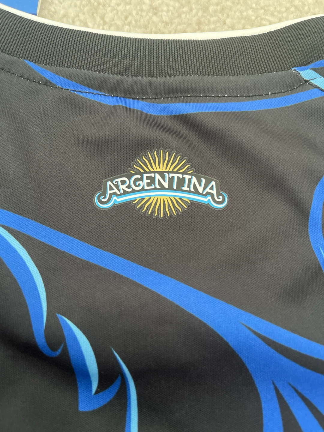 Argentina World Cup away soccer jersey -Medium - photo 4