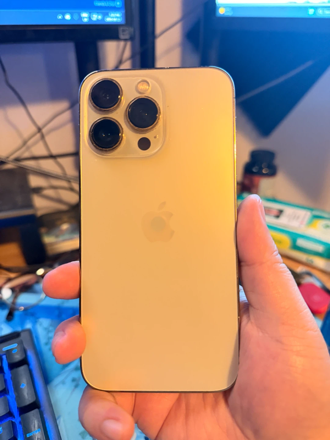 Apple iPhone 13 Pro - photo 2