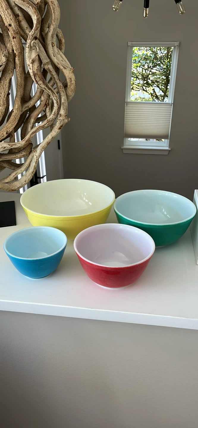 Vintage Pyrex primary color mixing bowl set