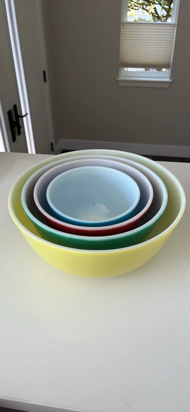 Vintage Pyrex primary color mixing bowl set - photo 2