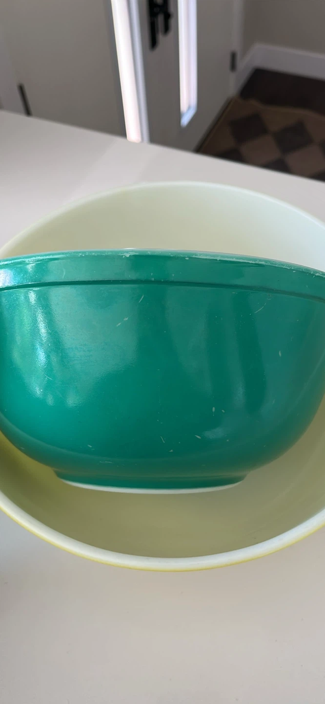 Vintage Pyrex primary color mixing bowl set - photo 4