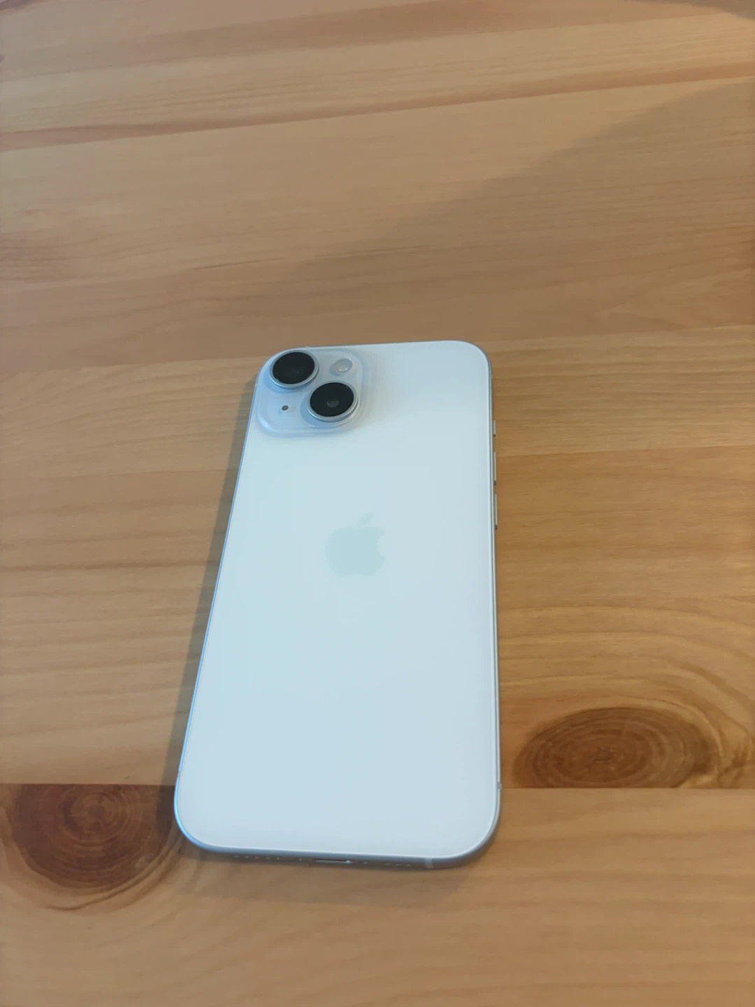 Apple iPhone 15 - photo 2