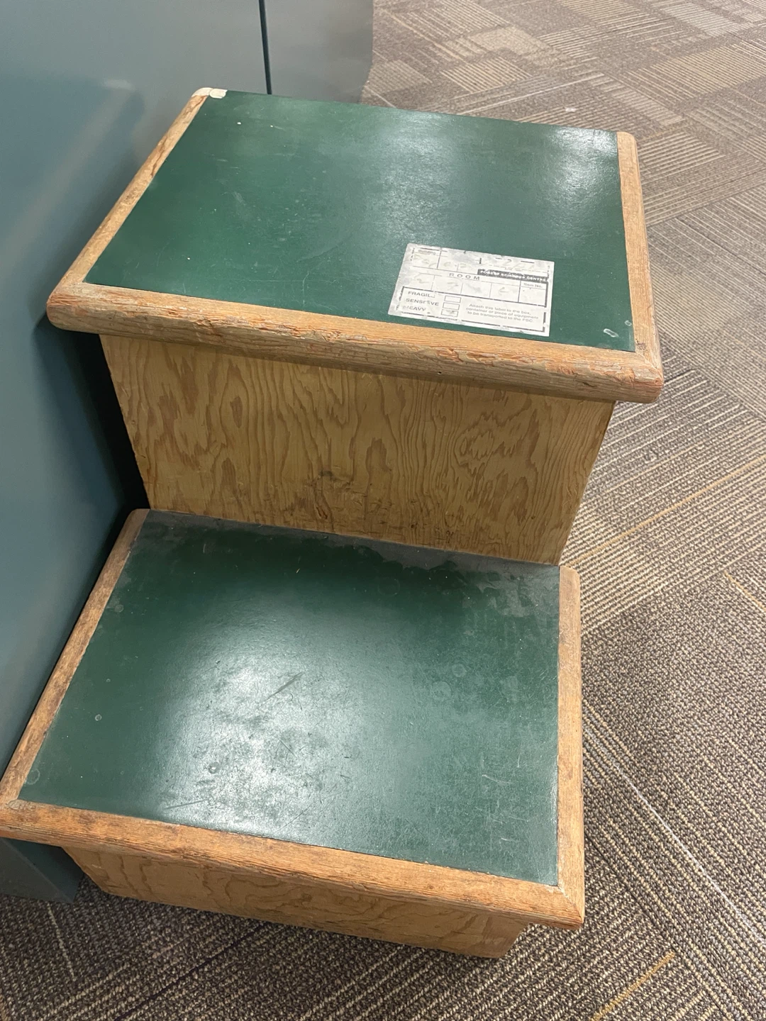 Wooden step stool - photo 2