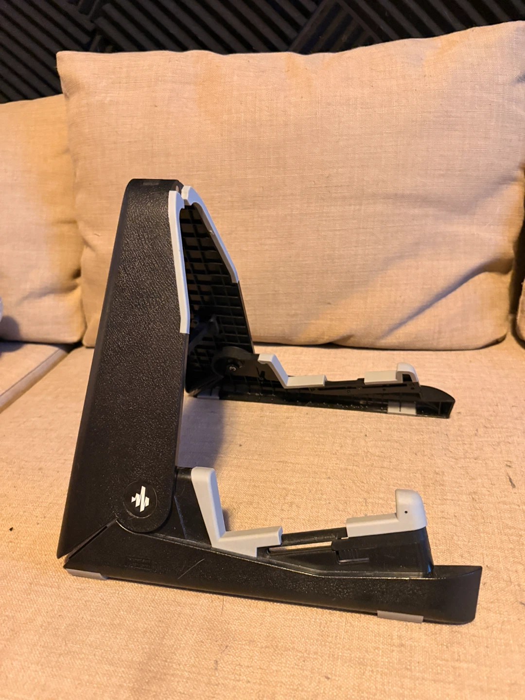 Folding Guitar Stand - photo 2