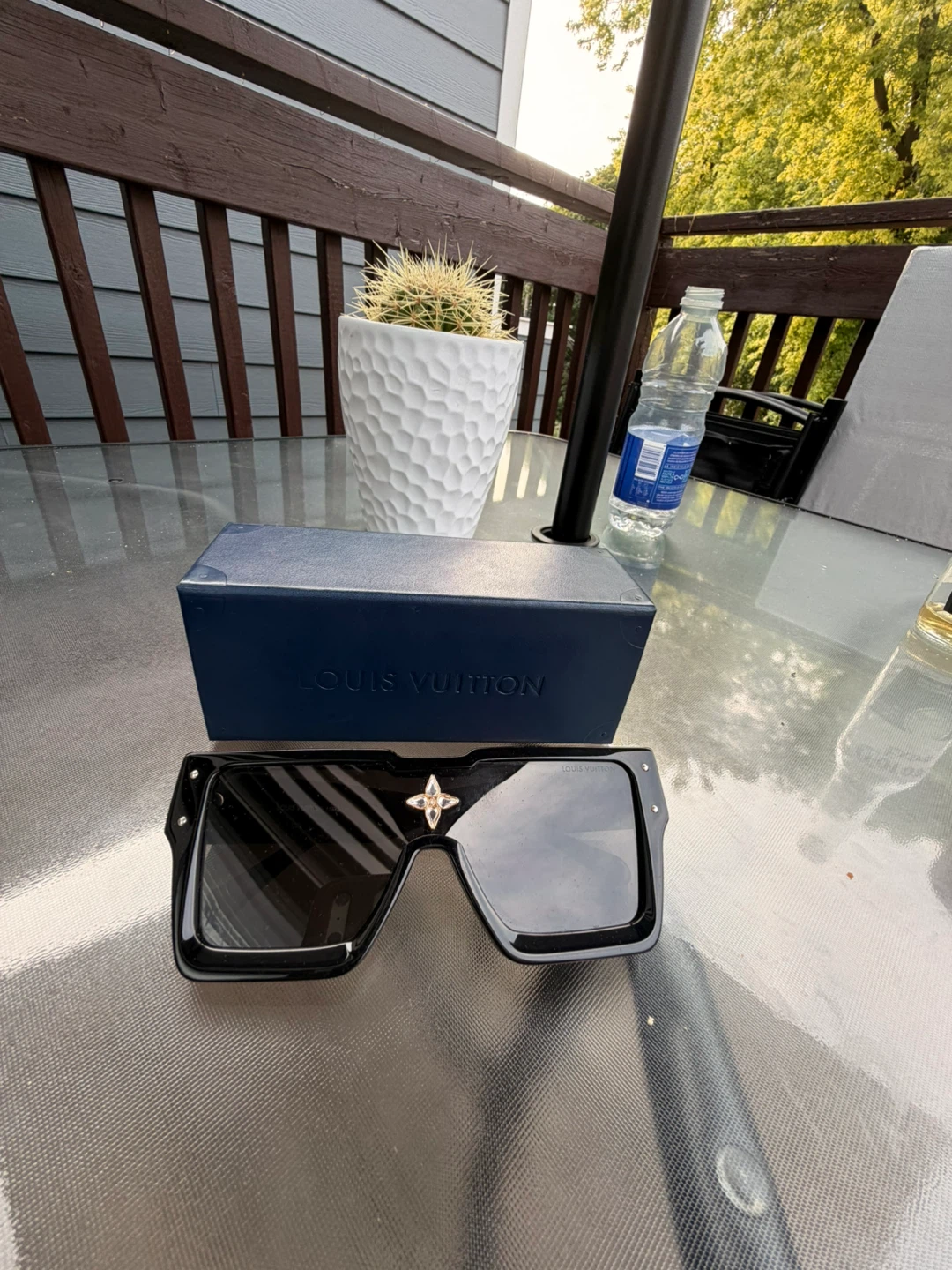 Louis Vuitton Sunglasses - photo 2