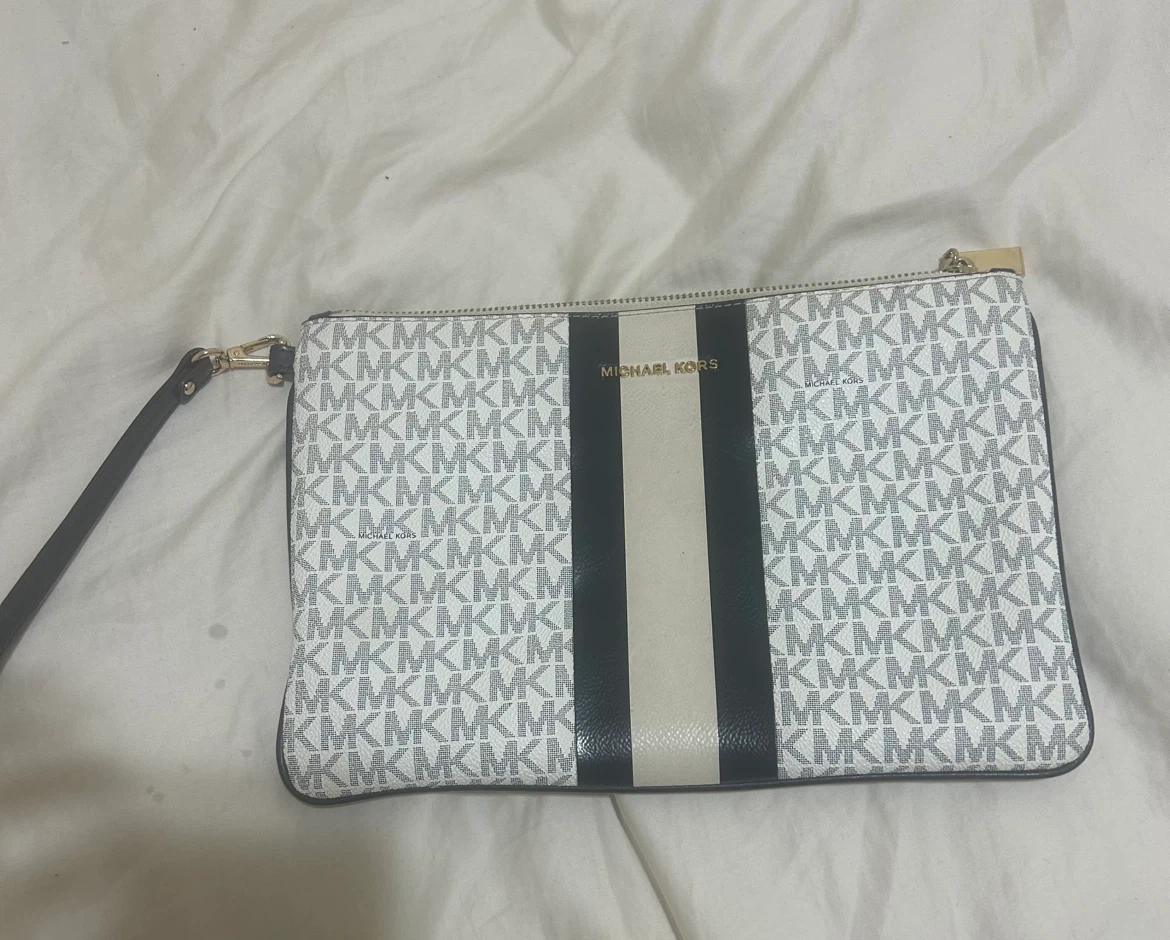 Michael Kors Wristlet Pouch