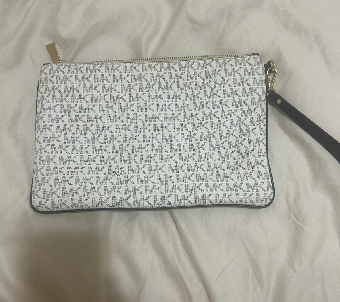 Michael Kors Wristlet Pouch - photo 2