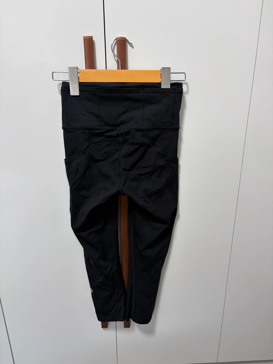 Lululemon Black High-Rise Capris Leggings - photo 2