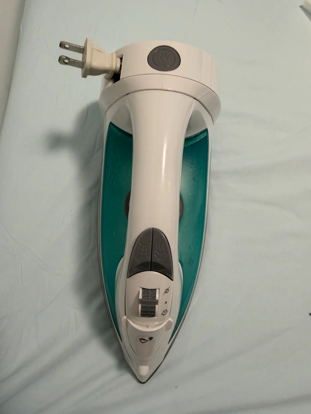 Hamilton Beach White and Teal Iron