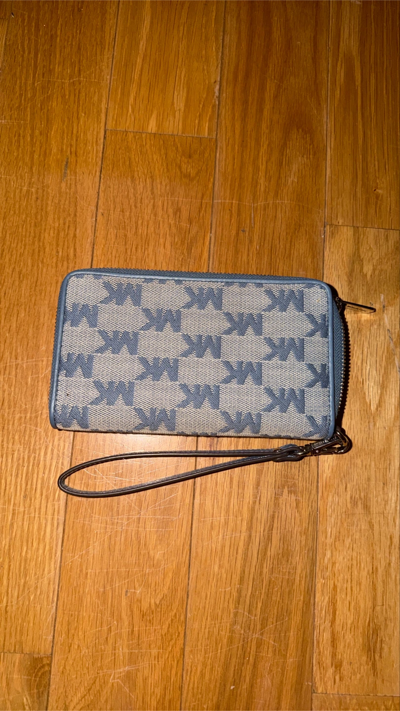 Michael Kors Jet Set Travel Wristlet - photo 2