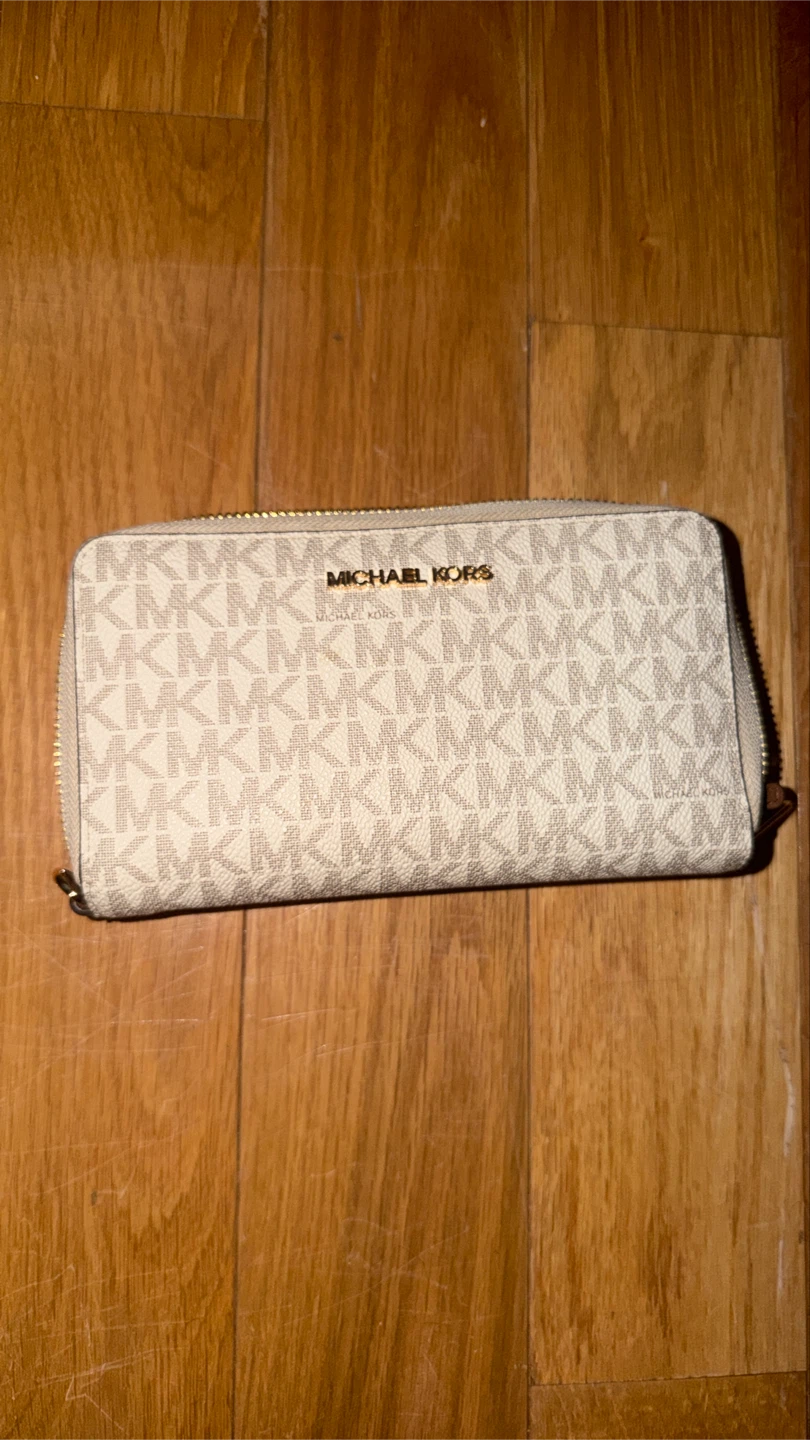 Michael Kors MK Signature Zip Around Wallet - photo 3