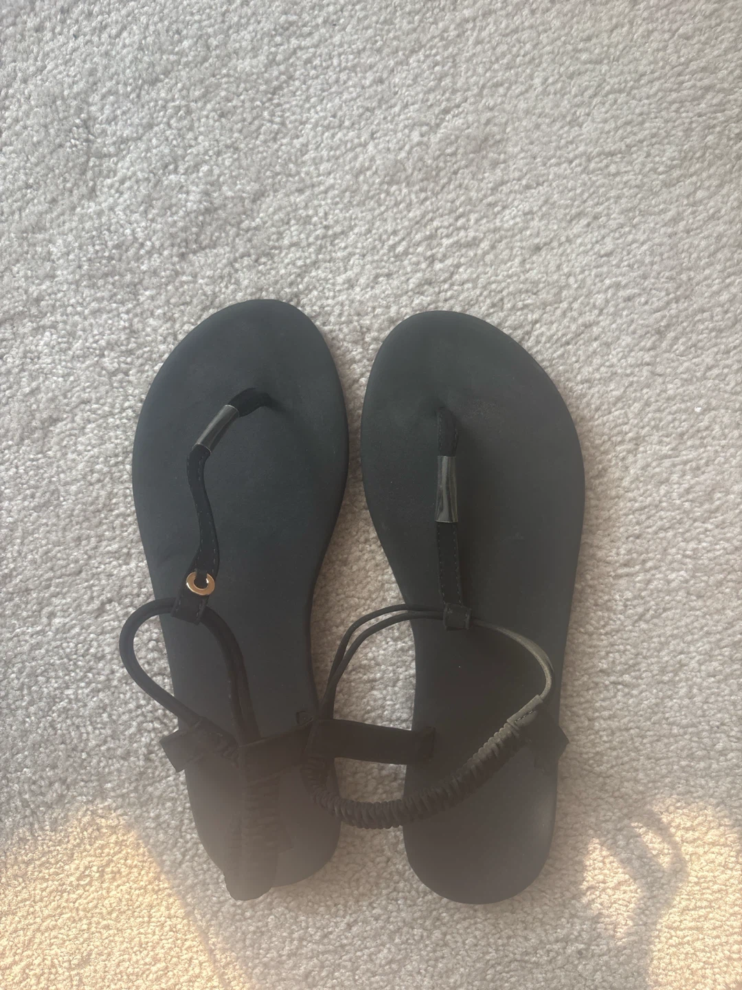 Black T-Strap Flat Sandals - photo 3