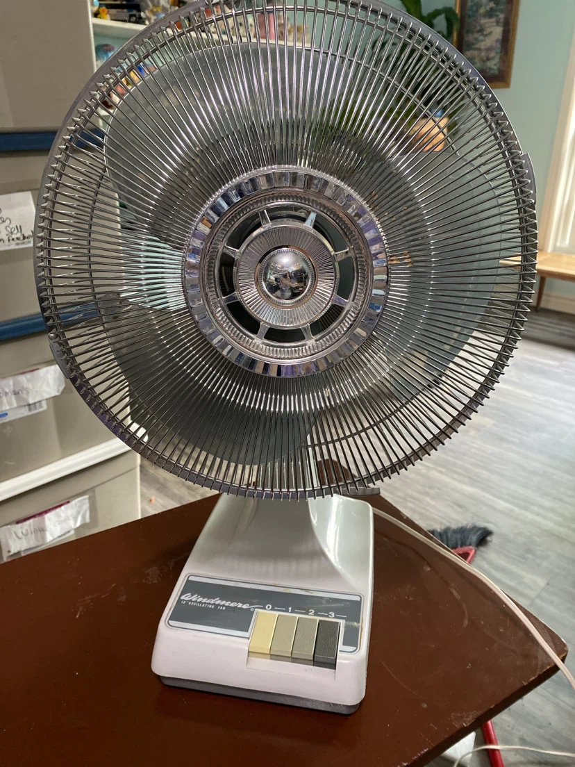 Windmere 12" Oscillating Fan - photo 3