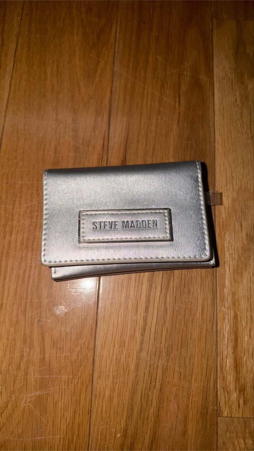 Steve Madden Silver Card Holder - photo 3