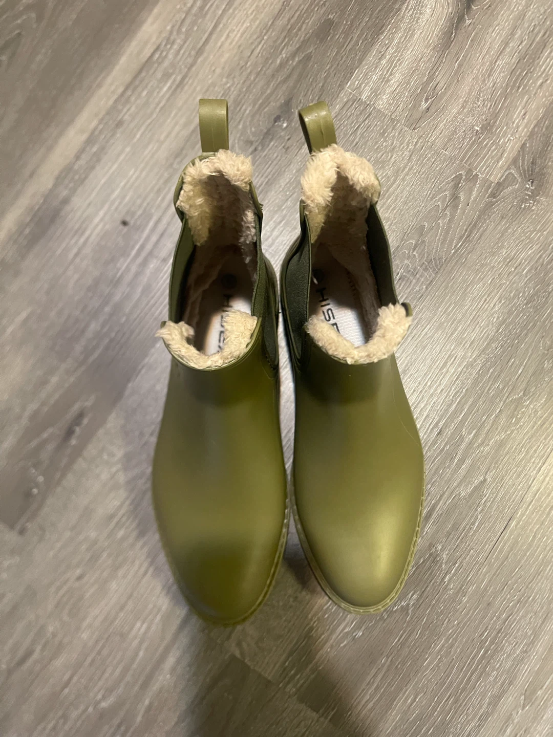 Green Chelsea Rain Boots with Fluffy Lining