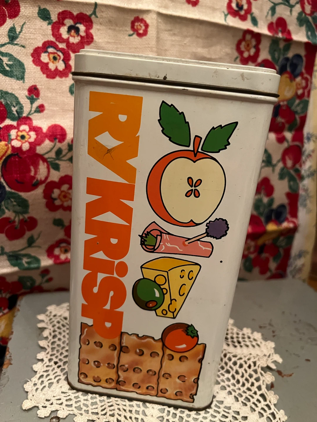 Vintage  tin