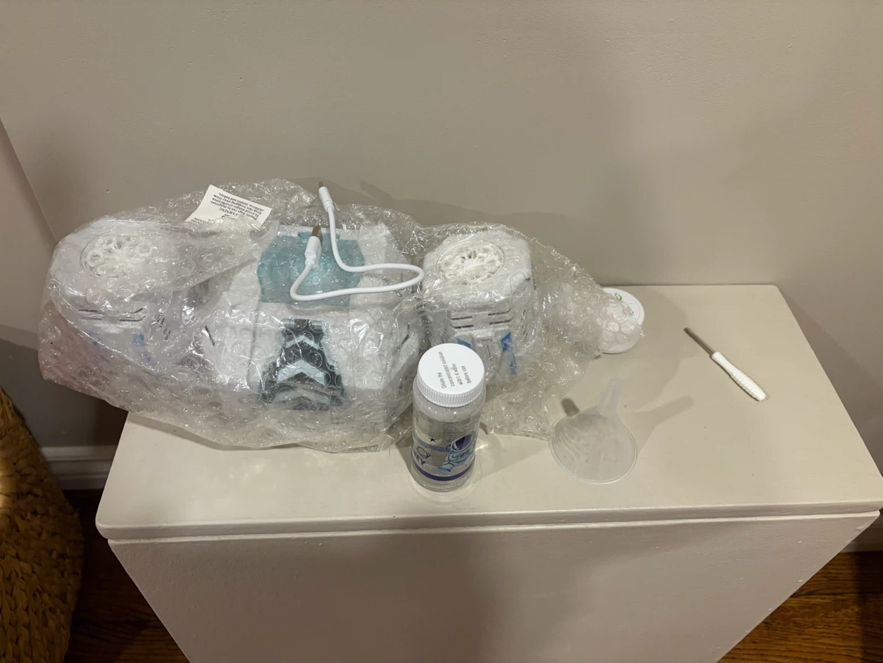 Bubble Machine with Remote Control (New) - photo 3