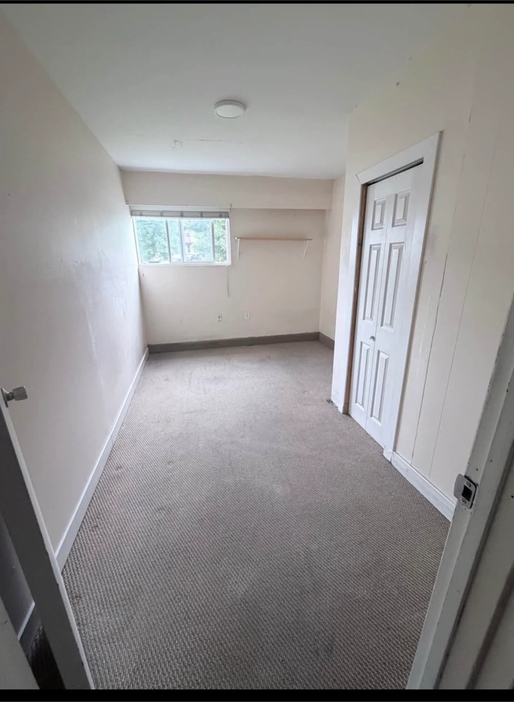 3 bedroom and 1 bath Ground Level - photo 2