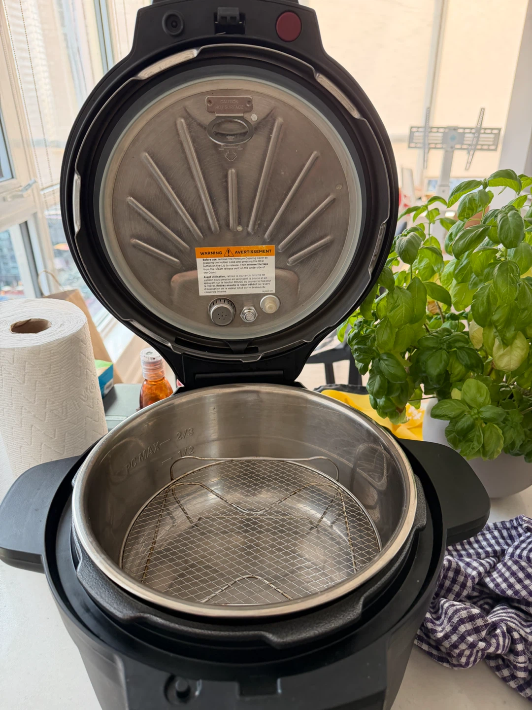 Instant Pot Duo Crisp 13-in-1 Air Fryer Pressure Cooker - photo 2
