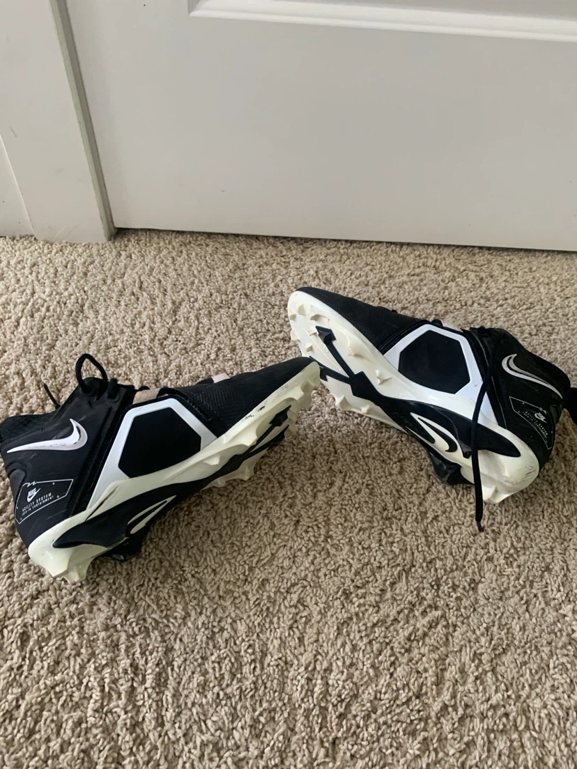 Nike Black Football Cleats - photo 5