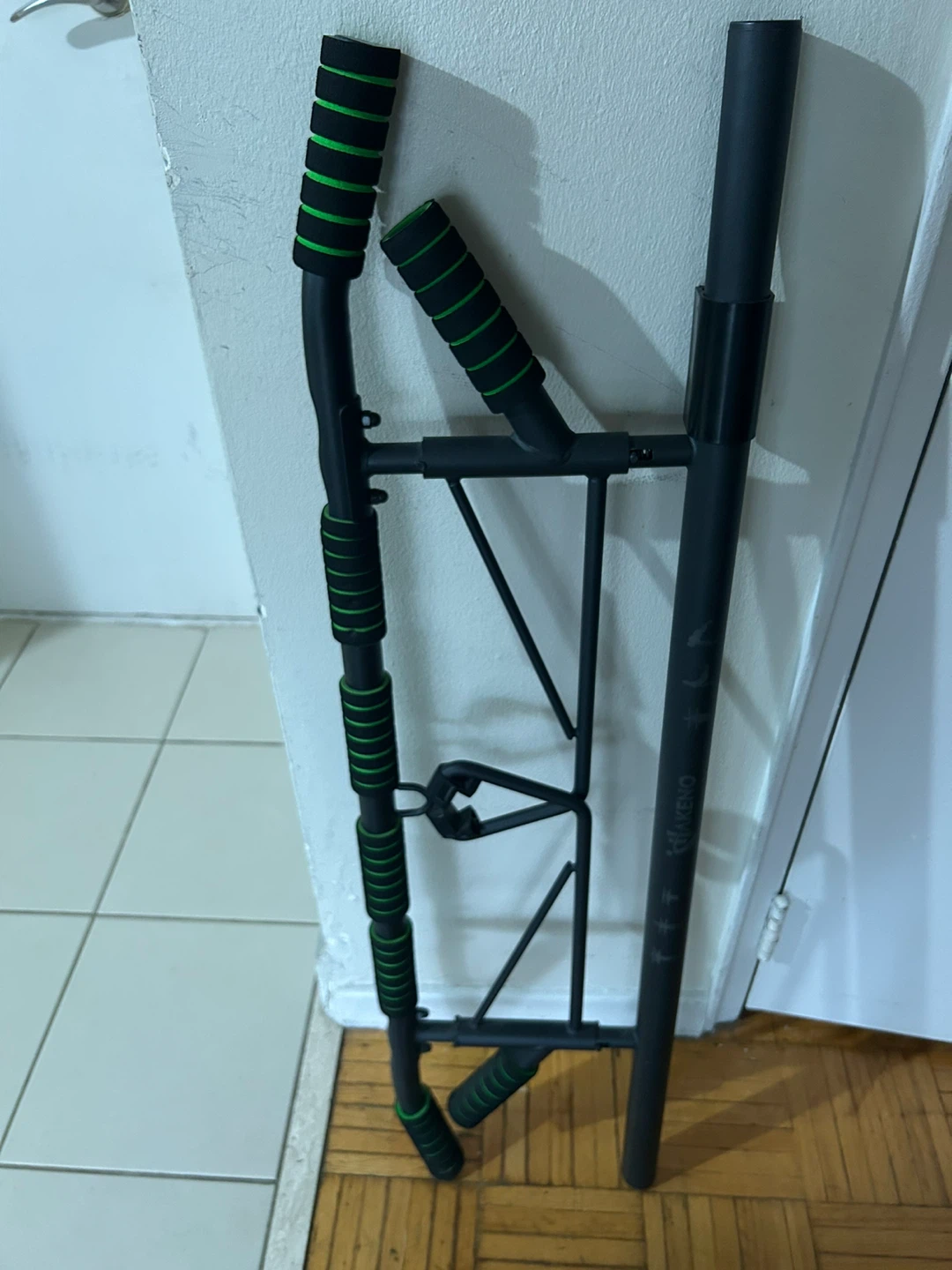 HAKENO Doorway Pull Up Bar