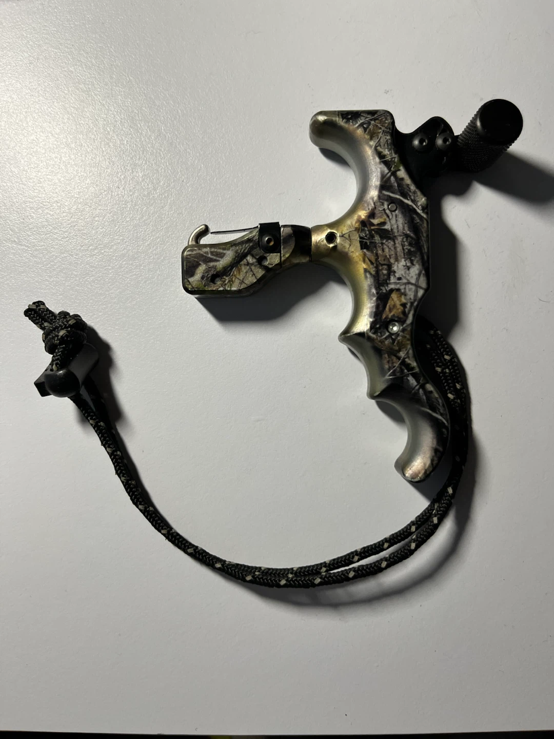Tru-Fire Hardcore 4-Finger Revolution Thumb Release - Camo
